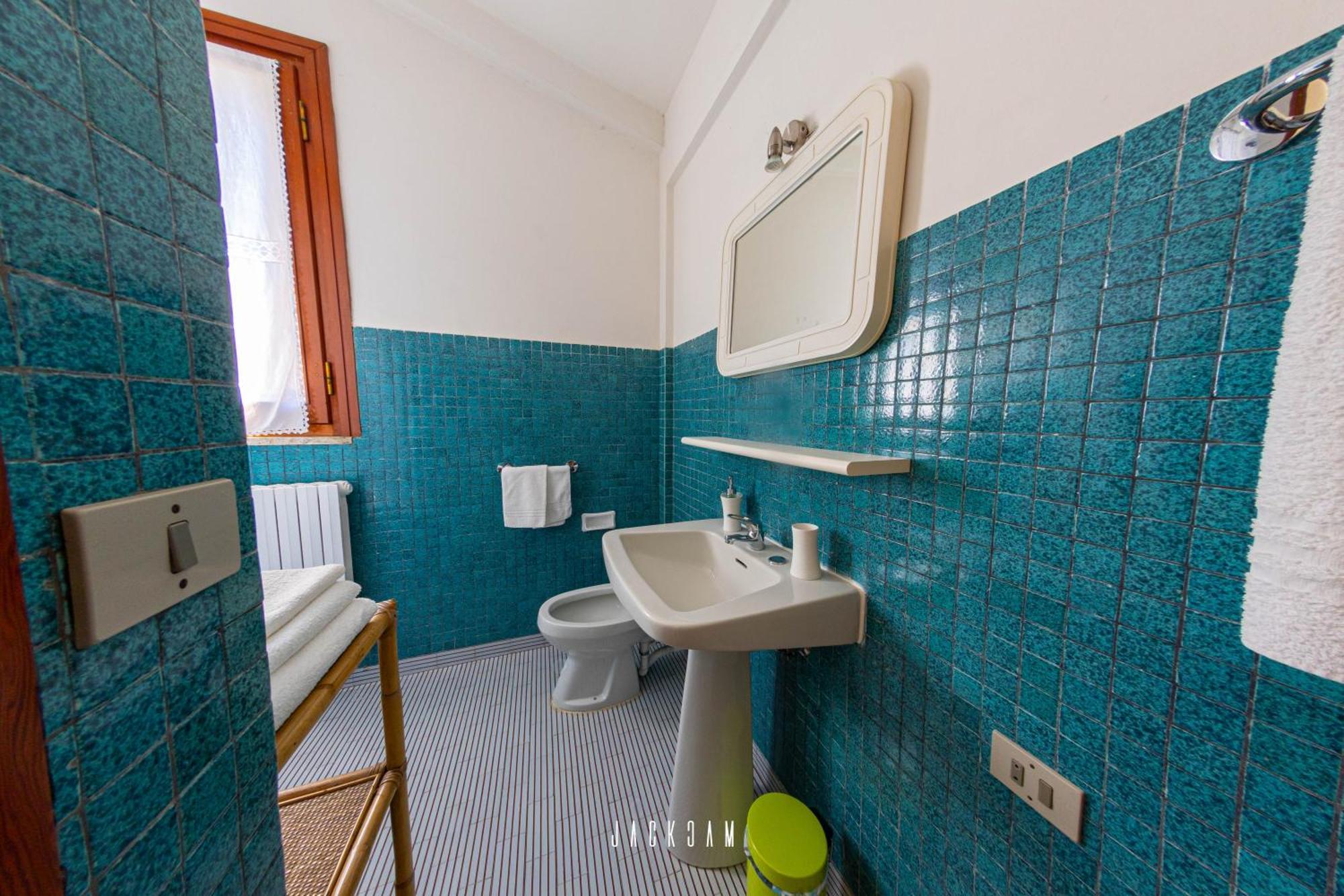 Doppel-/Zweibettzimmer mit privatem, externem Bad